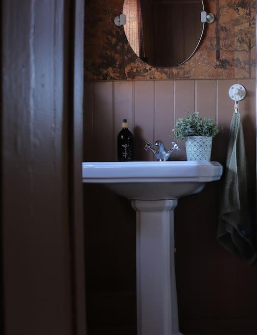 Дом отдыха The Nook Norfolk - In *